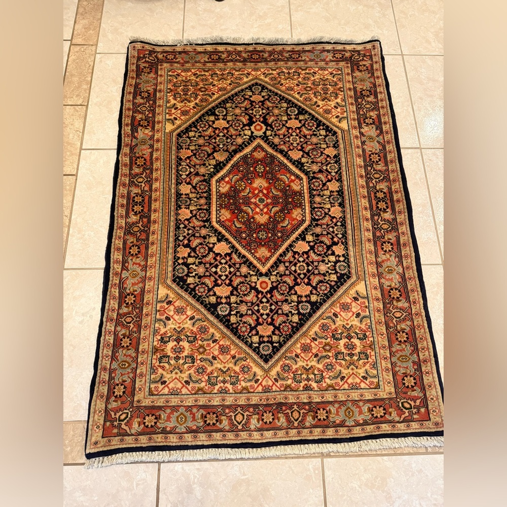 Persian Seneh Hand-Knotted Wool Rug 4.11 x 3.5